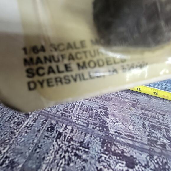 Vtg Scale Models 1/64 scale Versatile 836 diecast articulating 8 wheeled tractor - Picture 11 of 11